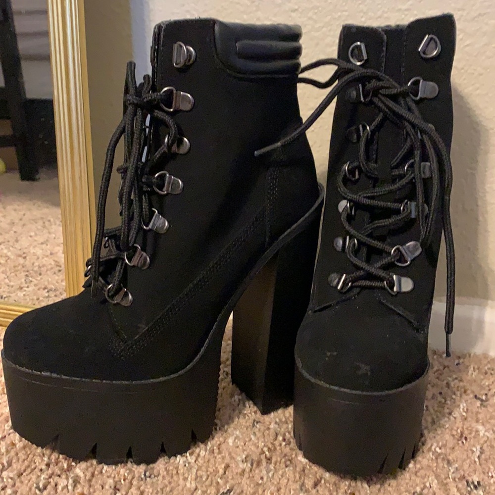 Qupid heeled platform lug sole booties